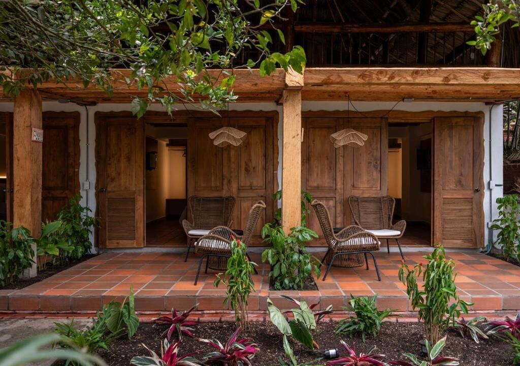 Habitación doble Deluxe | Edredón, caja de seguridad en la habitación, wifi gratis y ropa de cama 