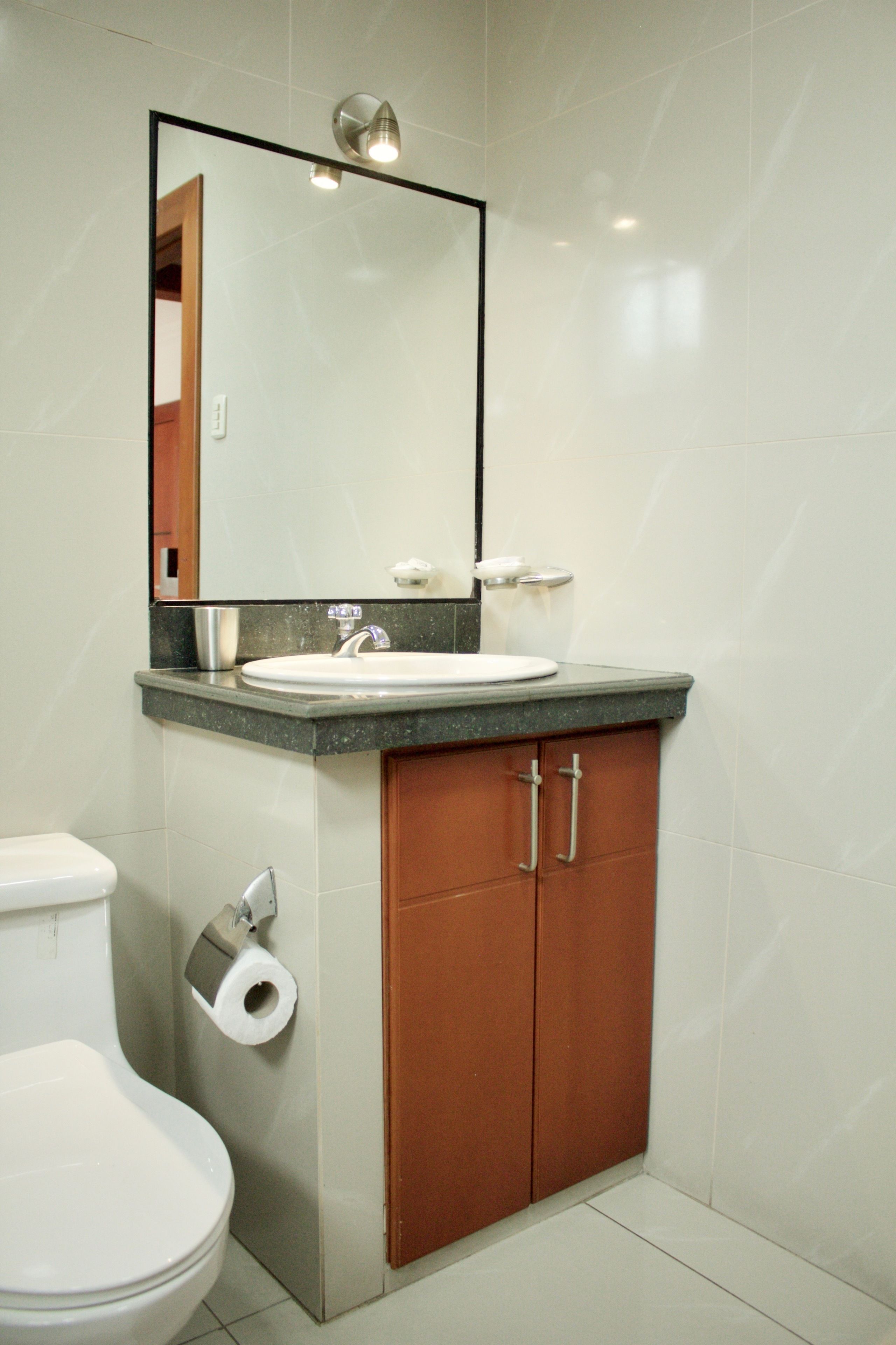 single room | bathroom | shower, free toiletries, towels