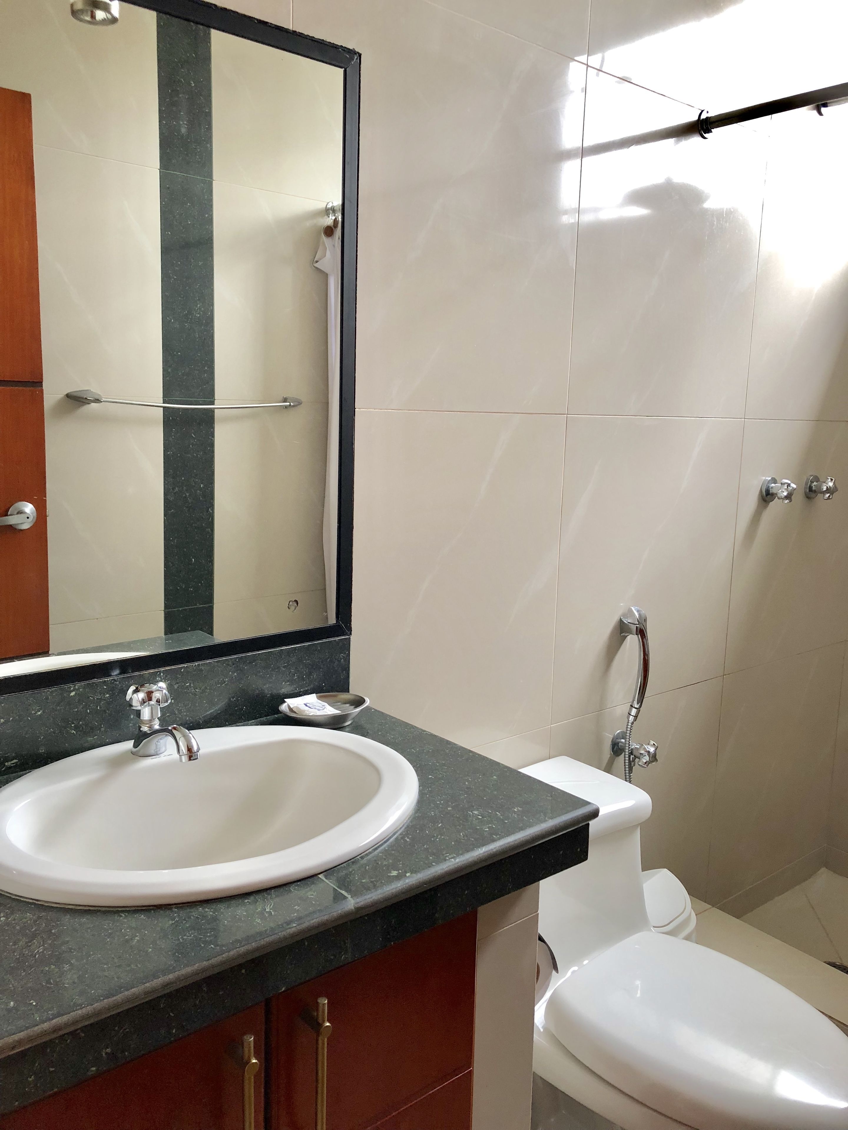 triple room | bathroom | shower, free toiletries, towels