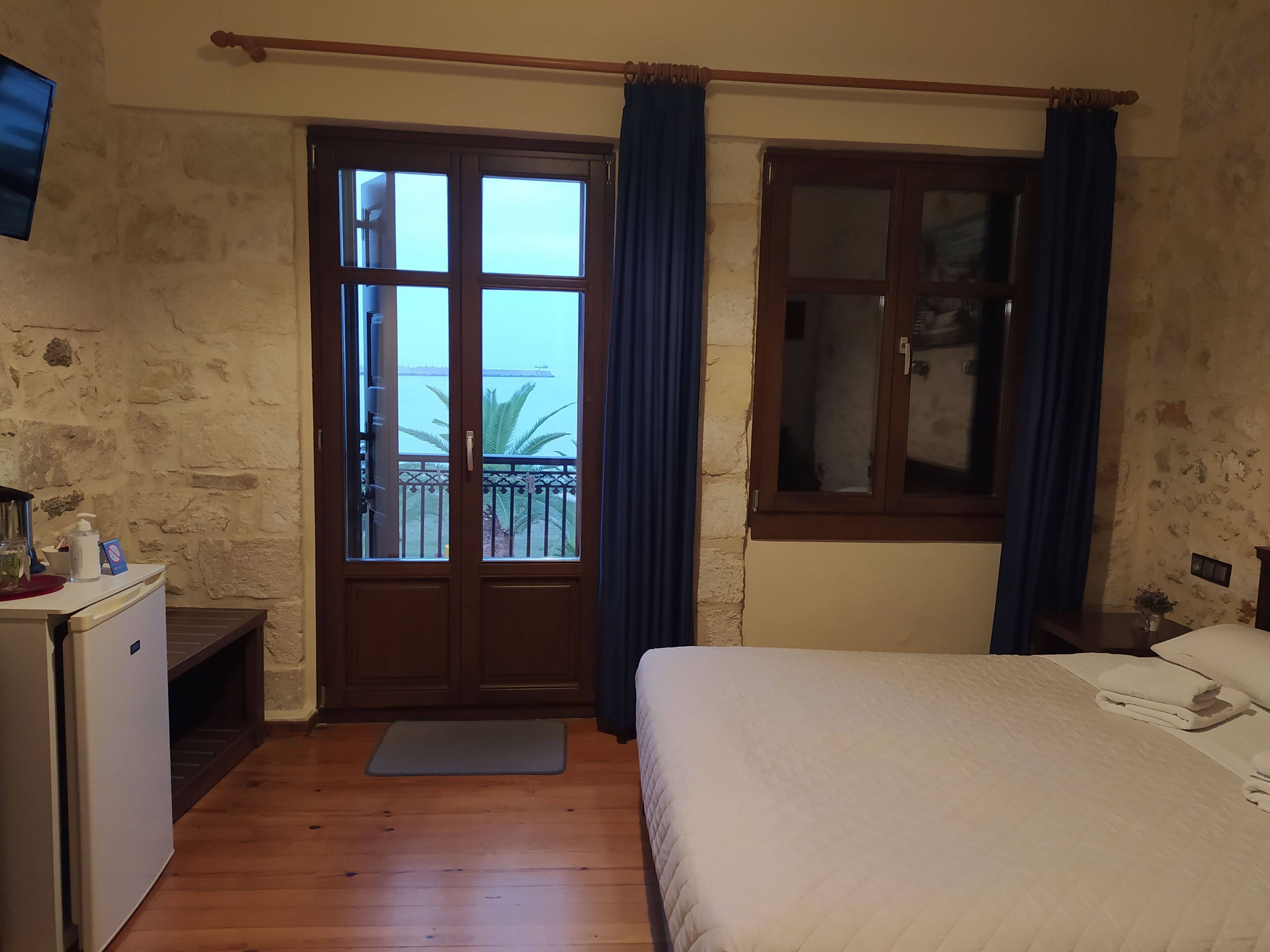 superior double room, sea view | 1 bedroom, in-room safe, desk, blackout curtains
