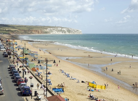 Desk, iron/ironing board, free WiFi