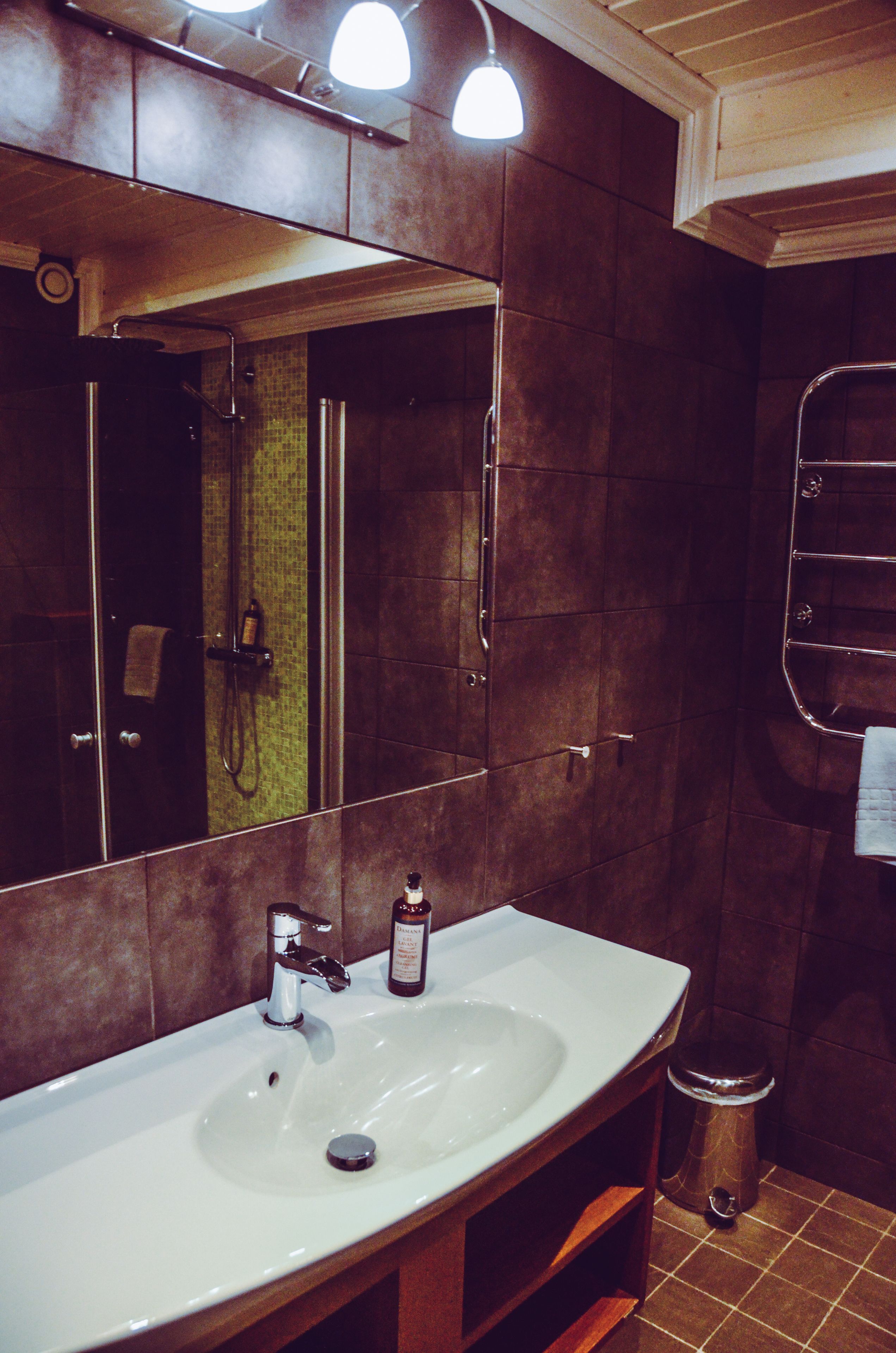 comfort double room | bathroom sink