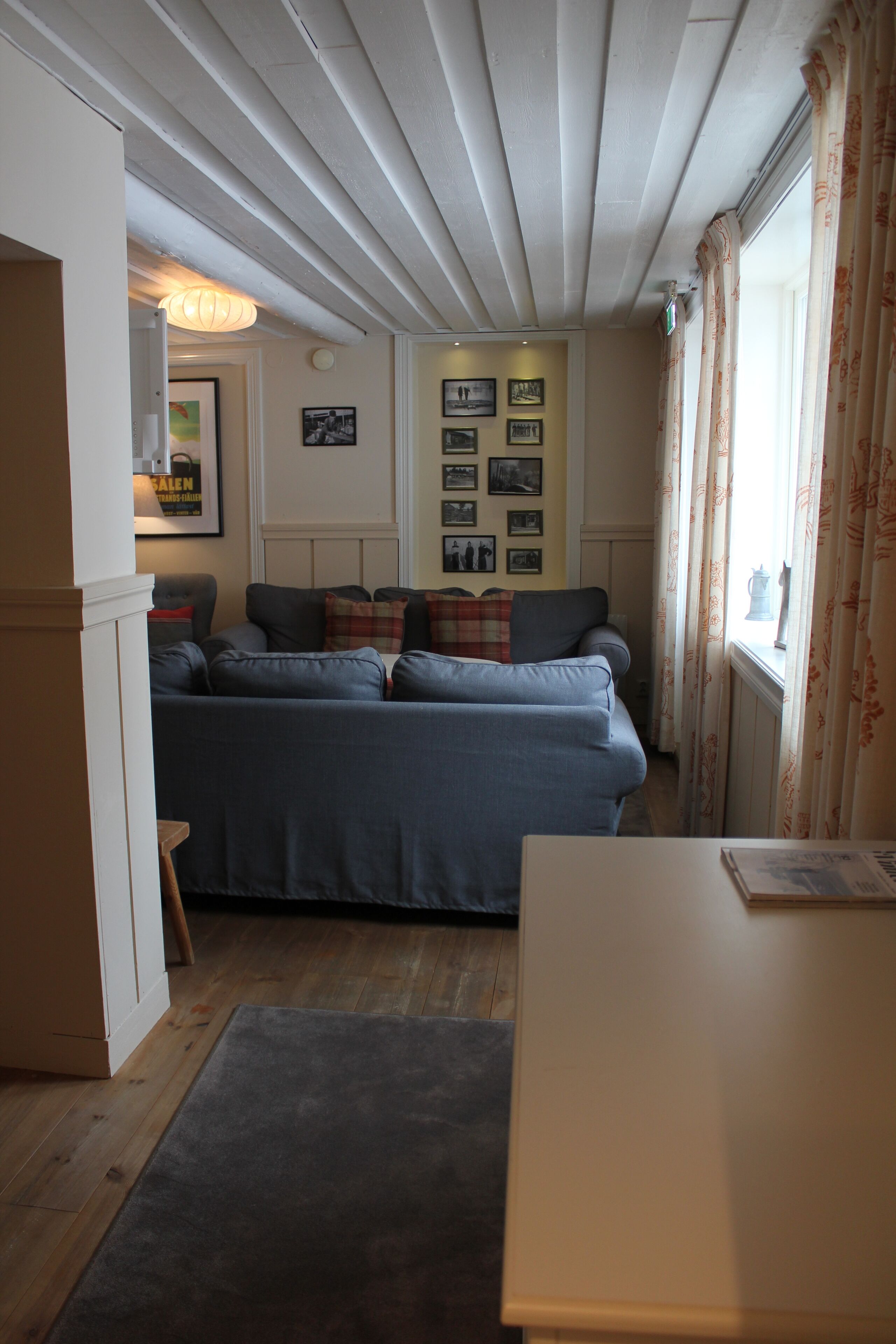 family room | living area | flat-screen tv