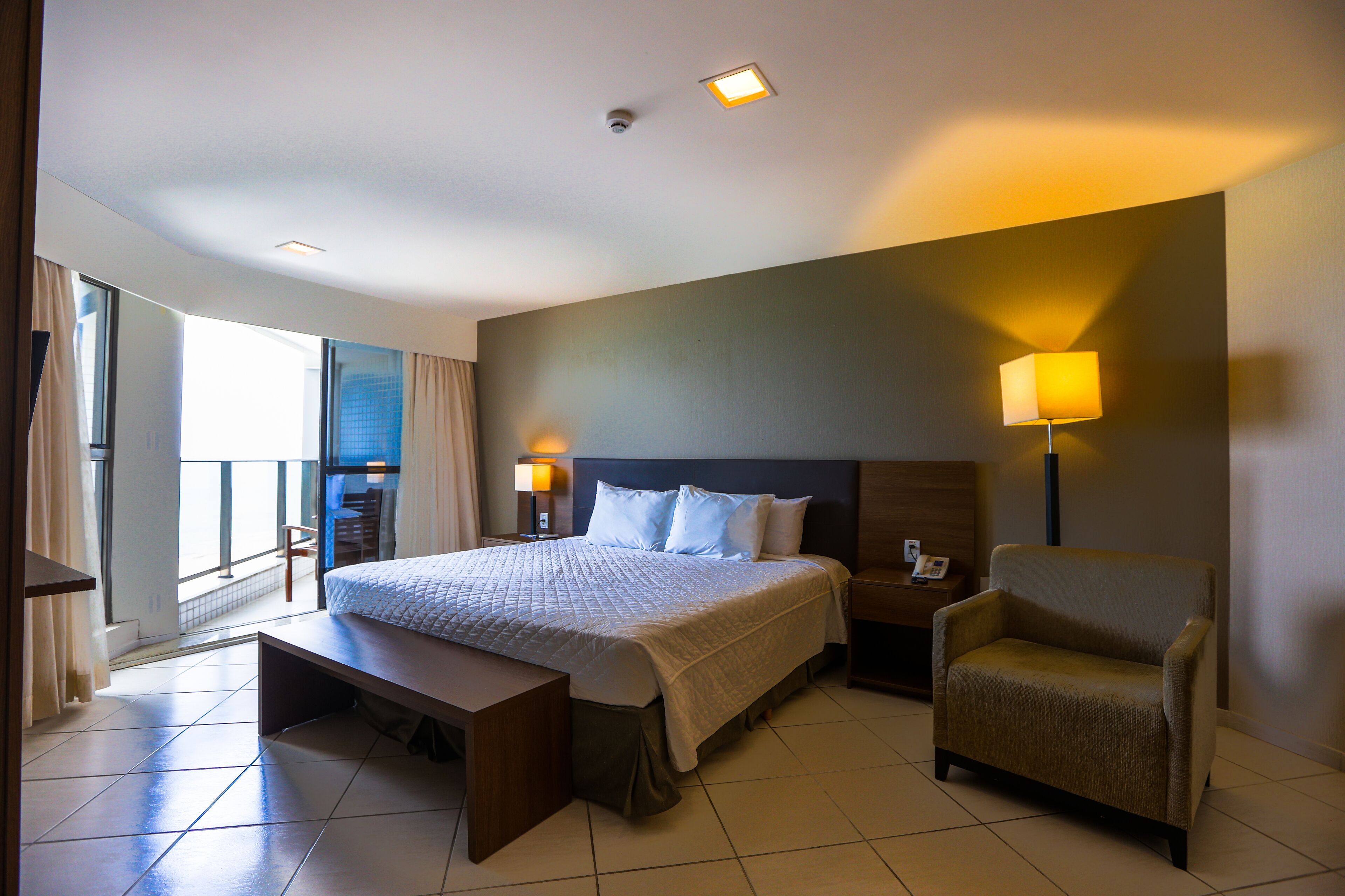 deluxe double room | 1 bedroom, minibar, in-room safe, desk