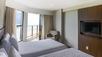 Minibar, Zimmersafe, Schreibtisch, Bügeleisen/Bügelbrett