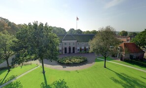 Khuôn viên nơi lưu trú