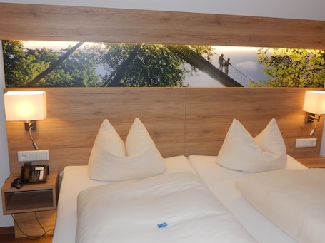 Apartment (100m², 2 bedrooms, 2 double beds, 3 sofa beds, kitchen, balcony, max. 8 persons) | Premium bedding, down comforters, pillowtop beds, in-room safe