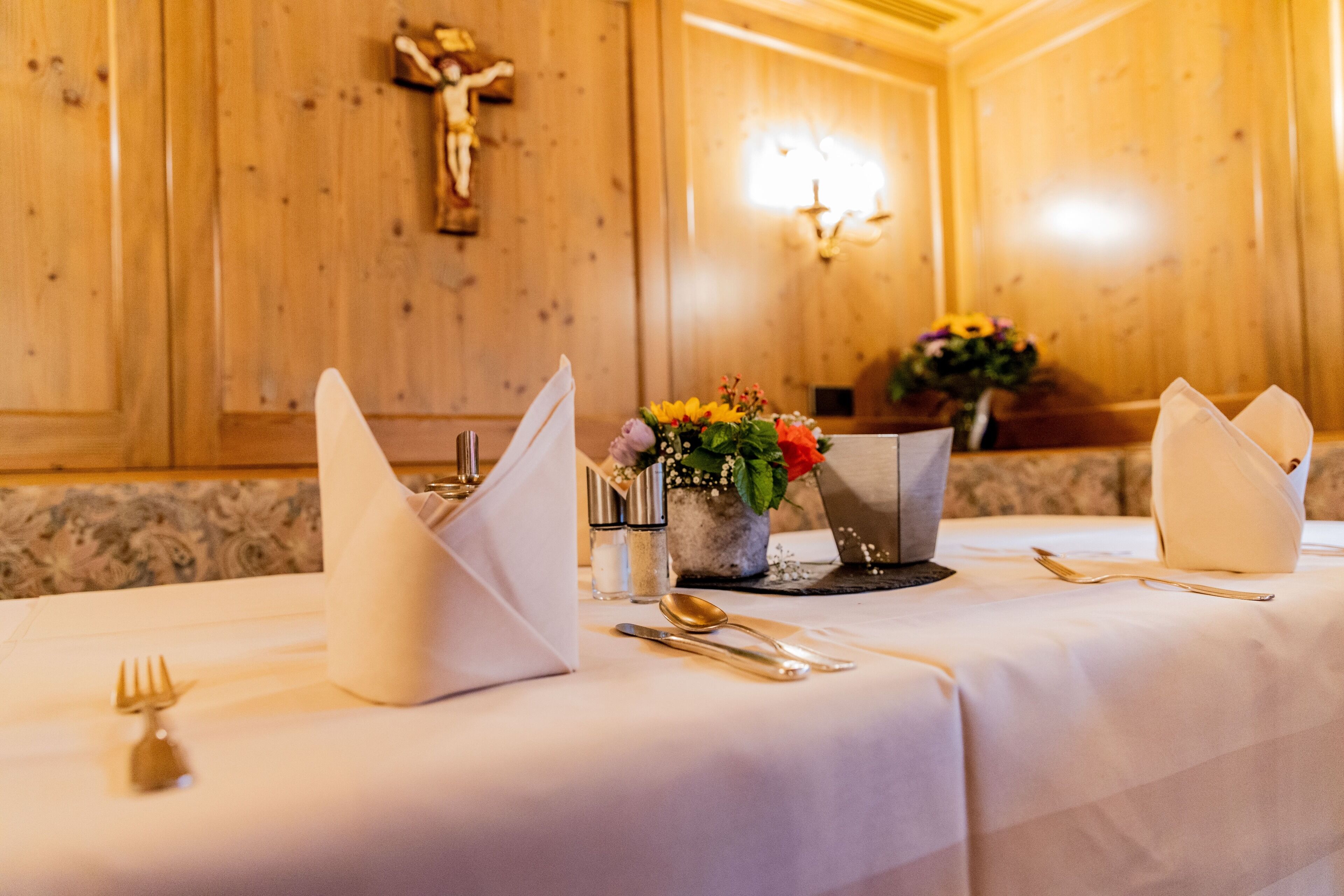 breakfast, lunch, dinner served; local cuisine