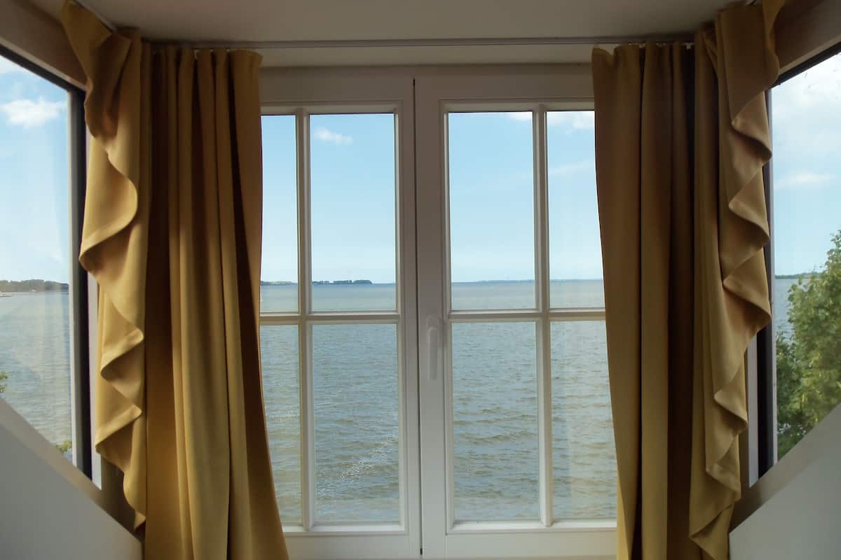 double room, sea view | water view