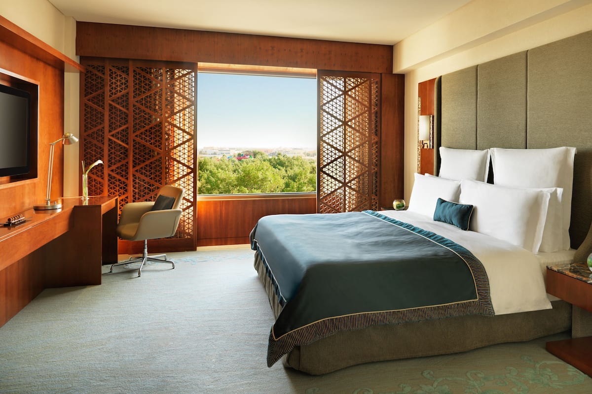 Egyptian cotton sheets, premium bedding, memory foam beds, minibar