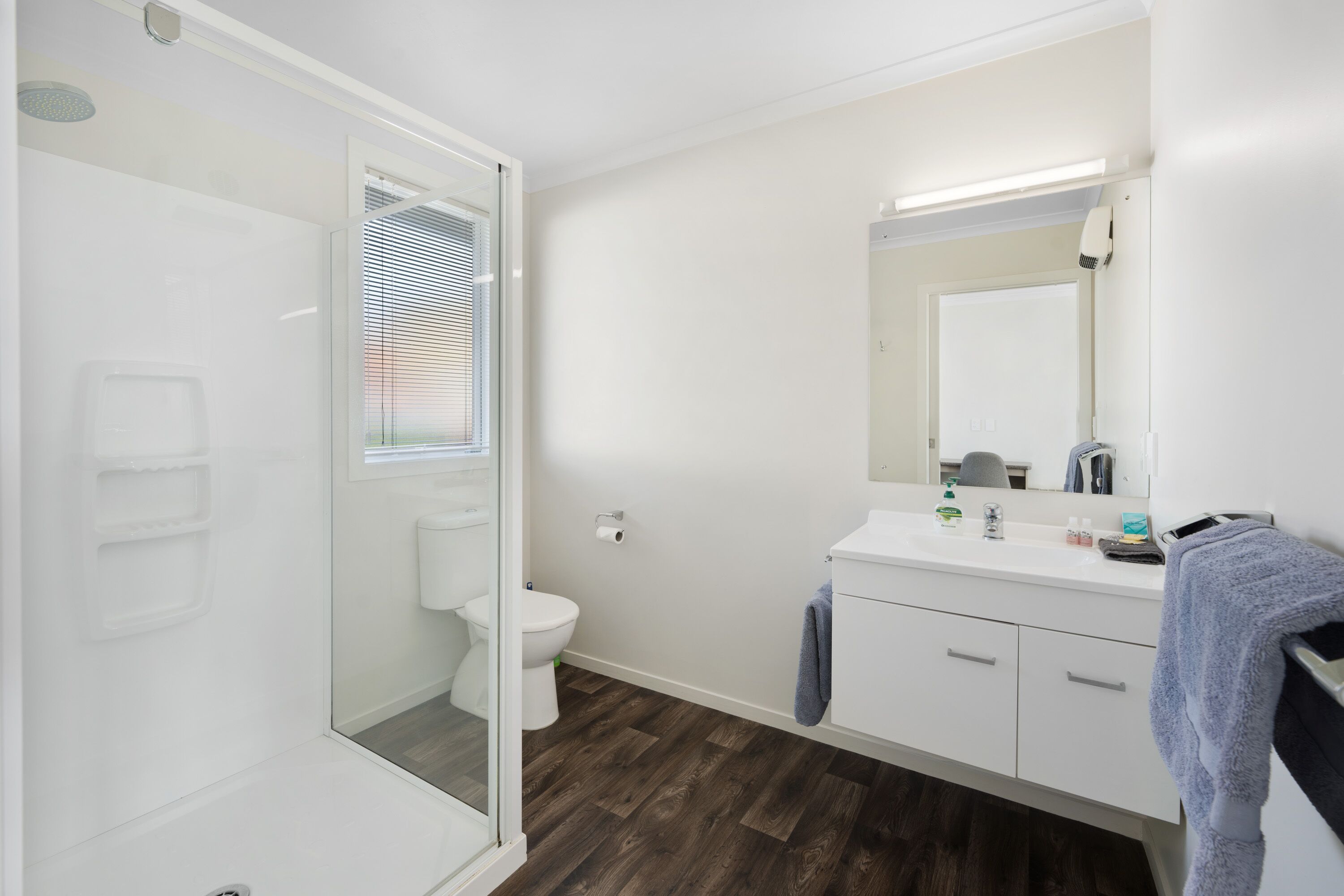 Superior Studio | Bathroom
