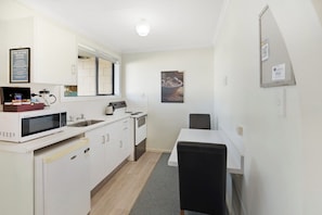 Suite, 1 Bedroom, Jetted Tub - Oakleigh Motel (Gore)
