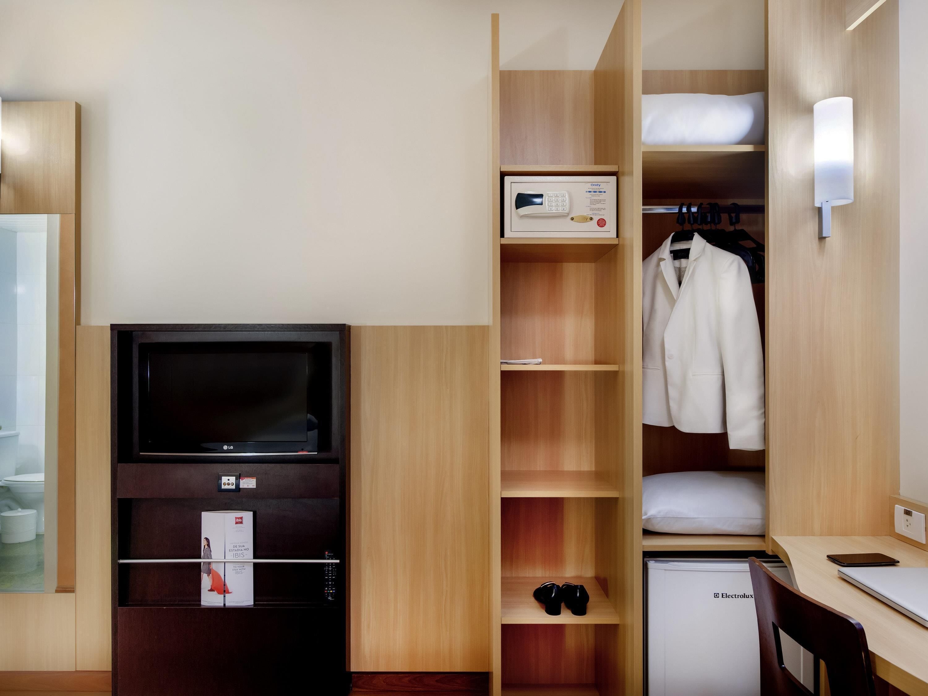 minibar, in-room safe, desk, soundproofing