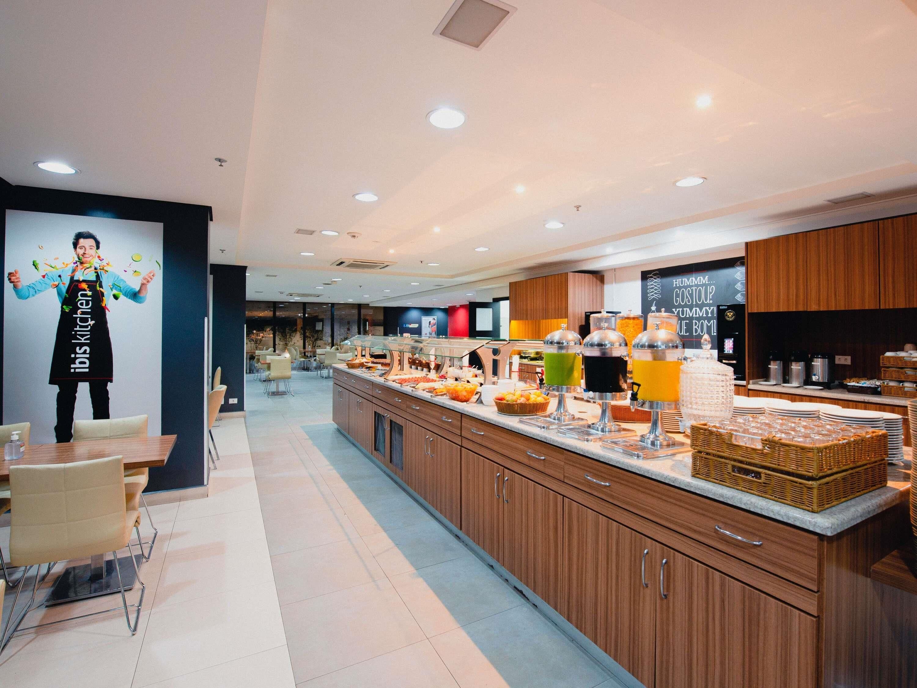 Desayuno buffet diario (BRL 49 por persona)