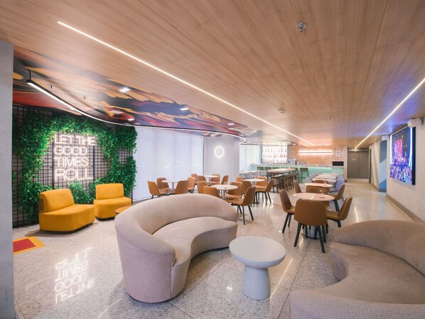 Bar (on property) - Ibis Curitiba Shopping (Curitiba)