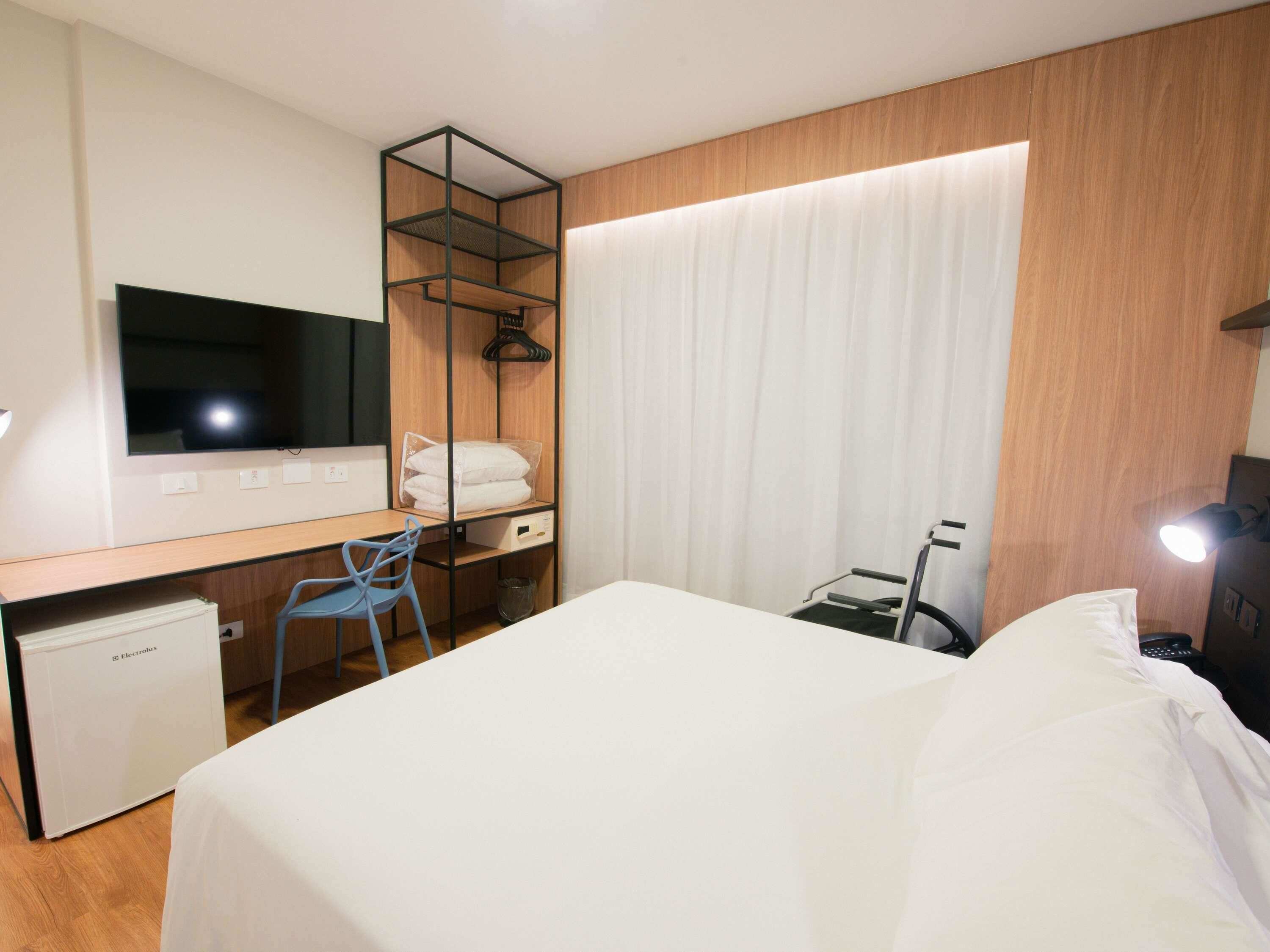 superior room, 1 double bed, accessible | minibar, in-room safe, desk, soundproofing