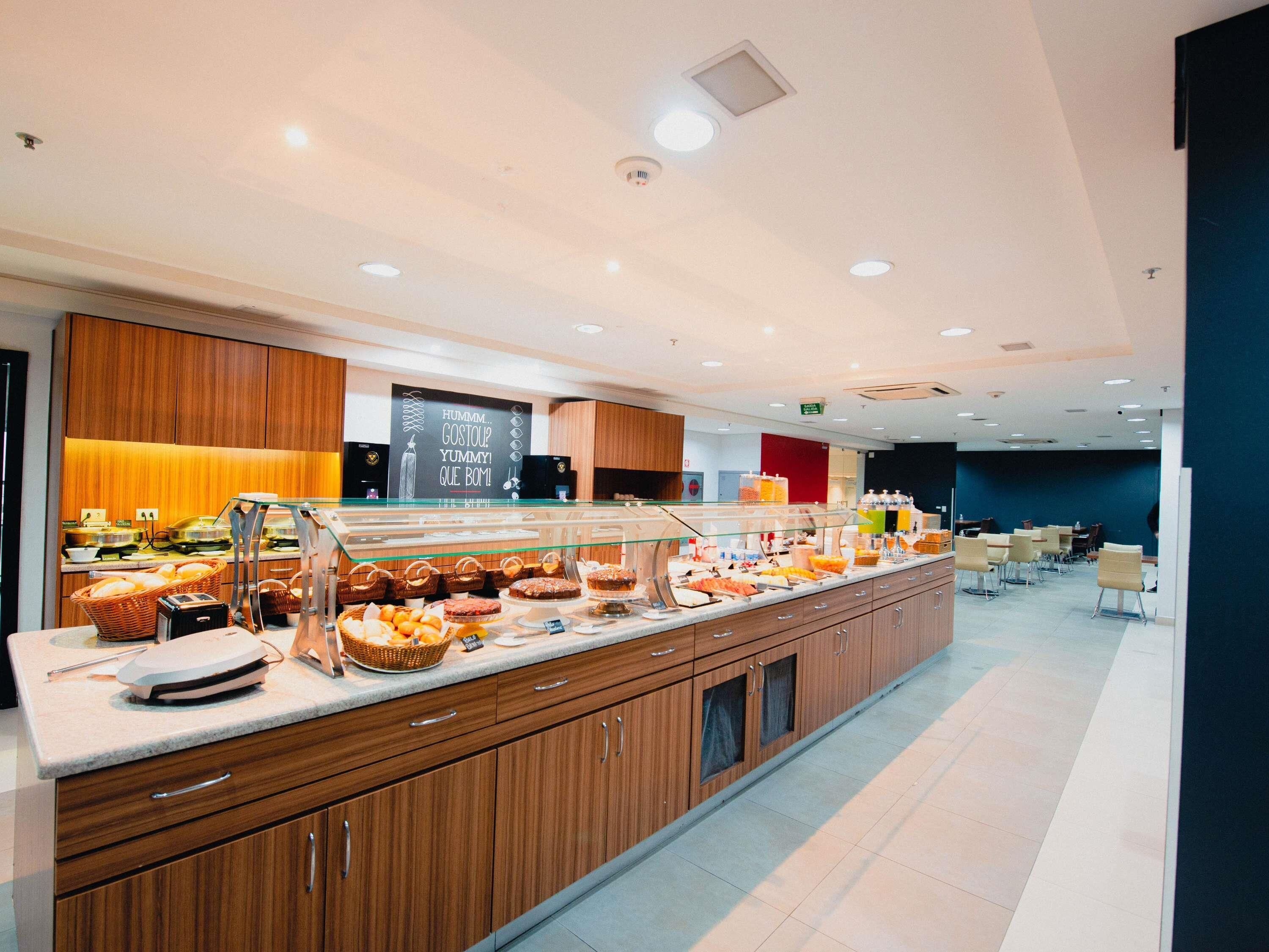 daily buffet breakfast (brl 42.00 per person)