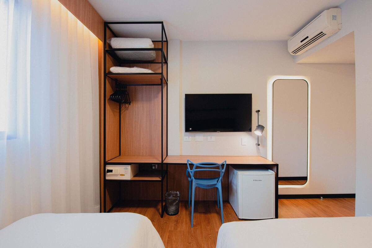 미니바, 객실 내 금고, 책상, 방음 설비