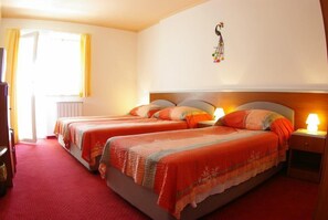 Standard Triple Room, Balcony, Park View | In-room safe, desk, free WiFi, bed sheets