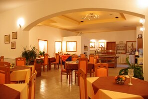 Desayuno buffet incluido todos los días