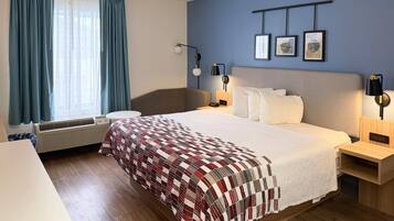 Desk, blackout drapes, iron/ironing board, free WiFi