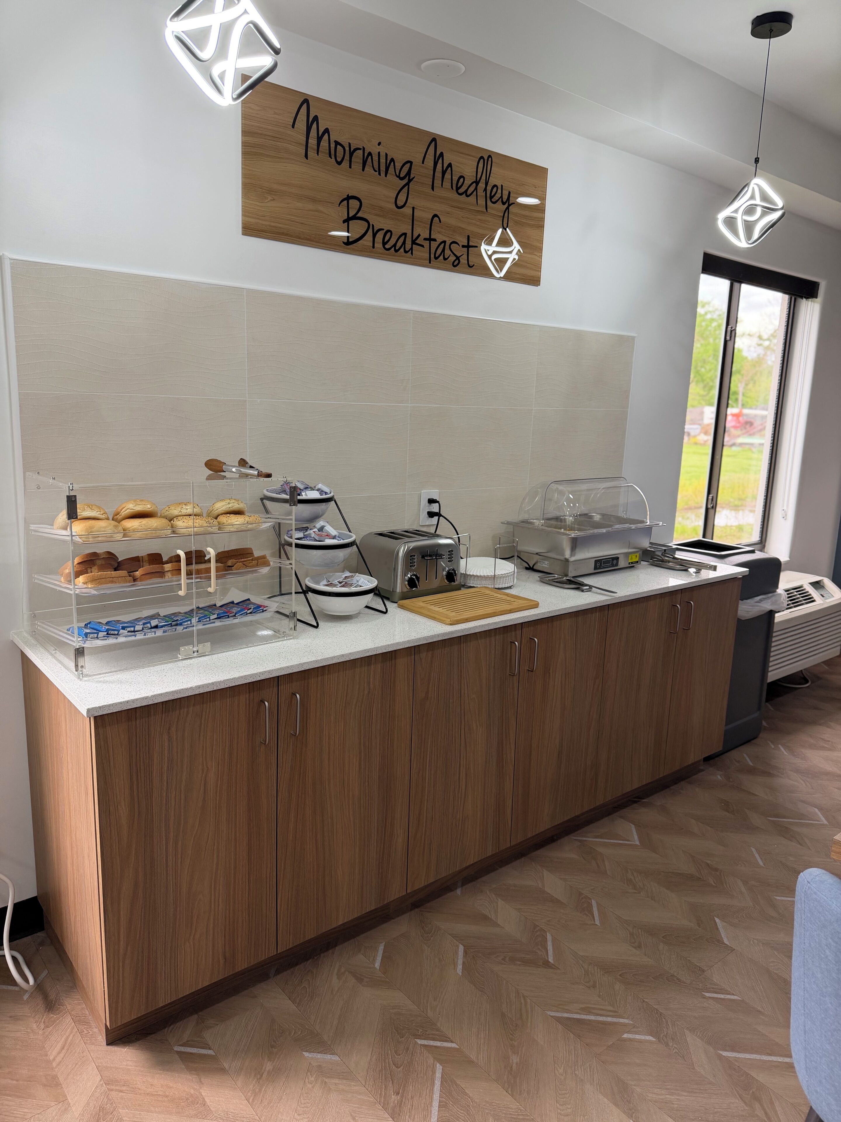 Free daily continental breakfast 