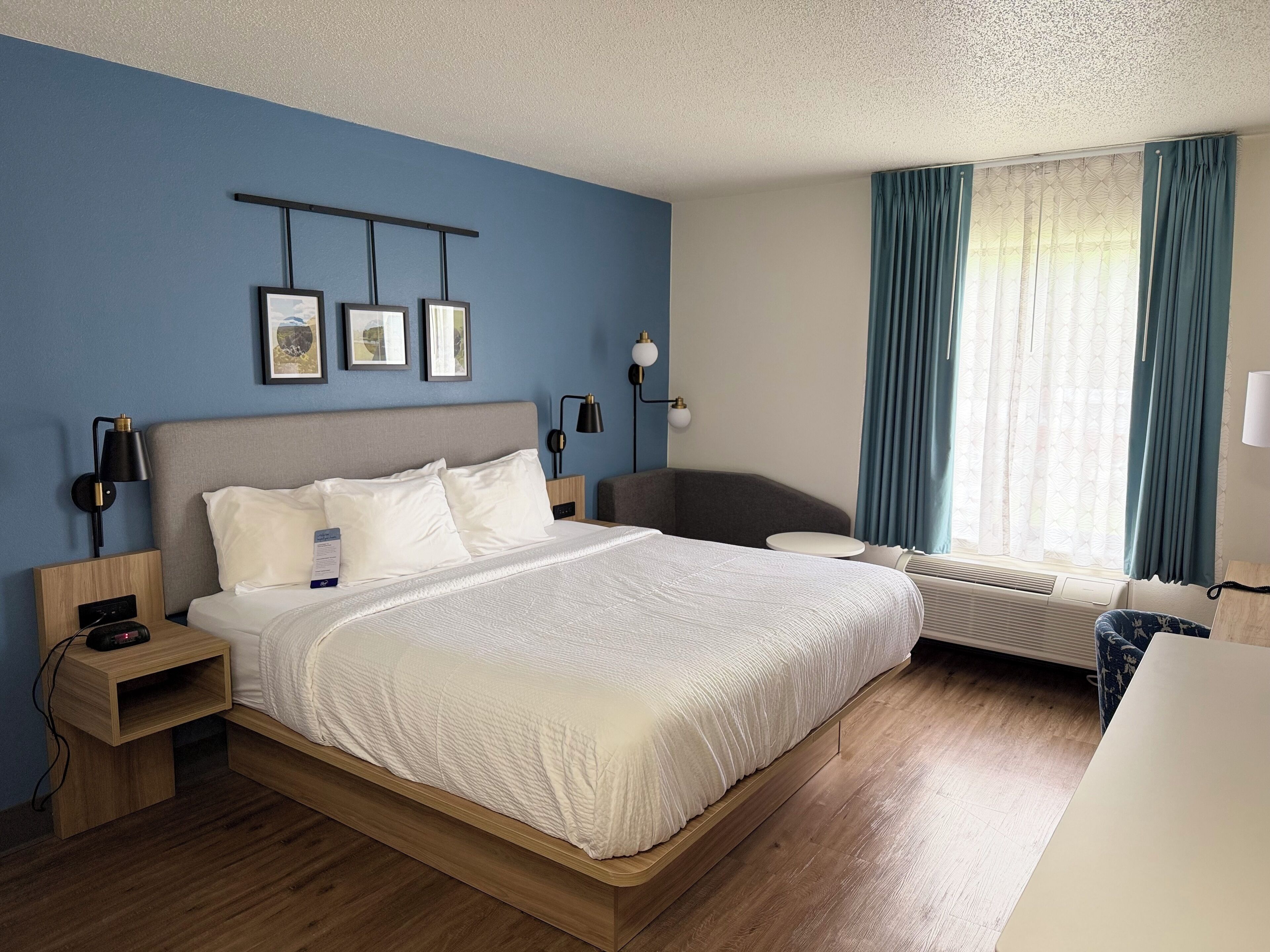 Desk, blackout drapes, iron/ironing board, free WiFi