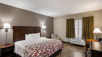 Superior Room, 1 King Bed, Non Smoking | Desk, blackout drapes, iron/ironing board, free WiFi