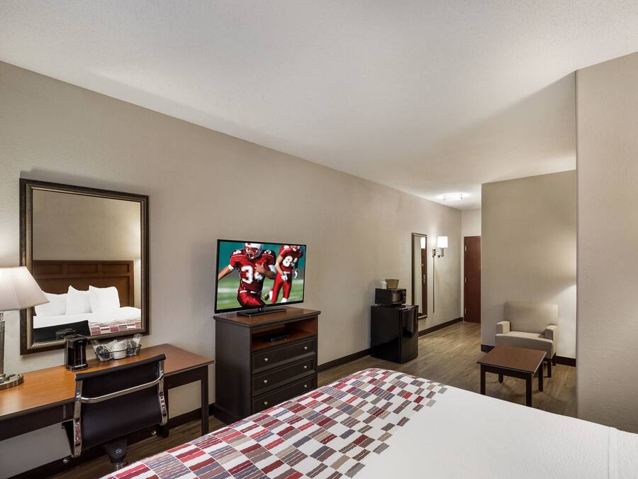 Desk, blackout drapes, iron/ironing board, free WiFi