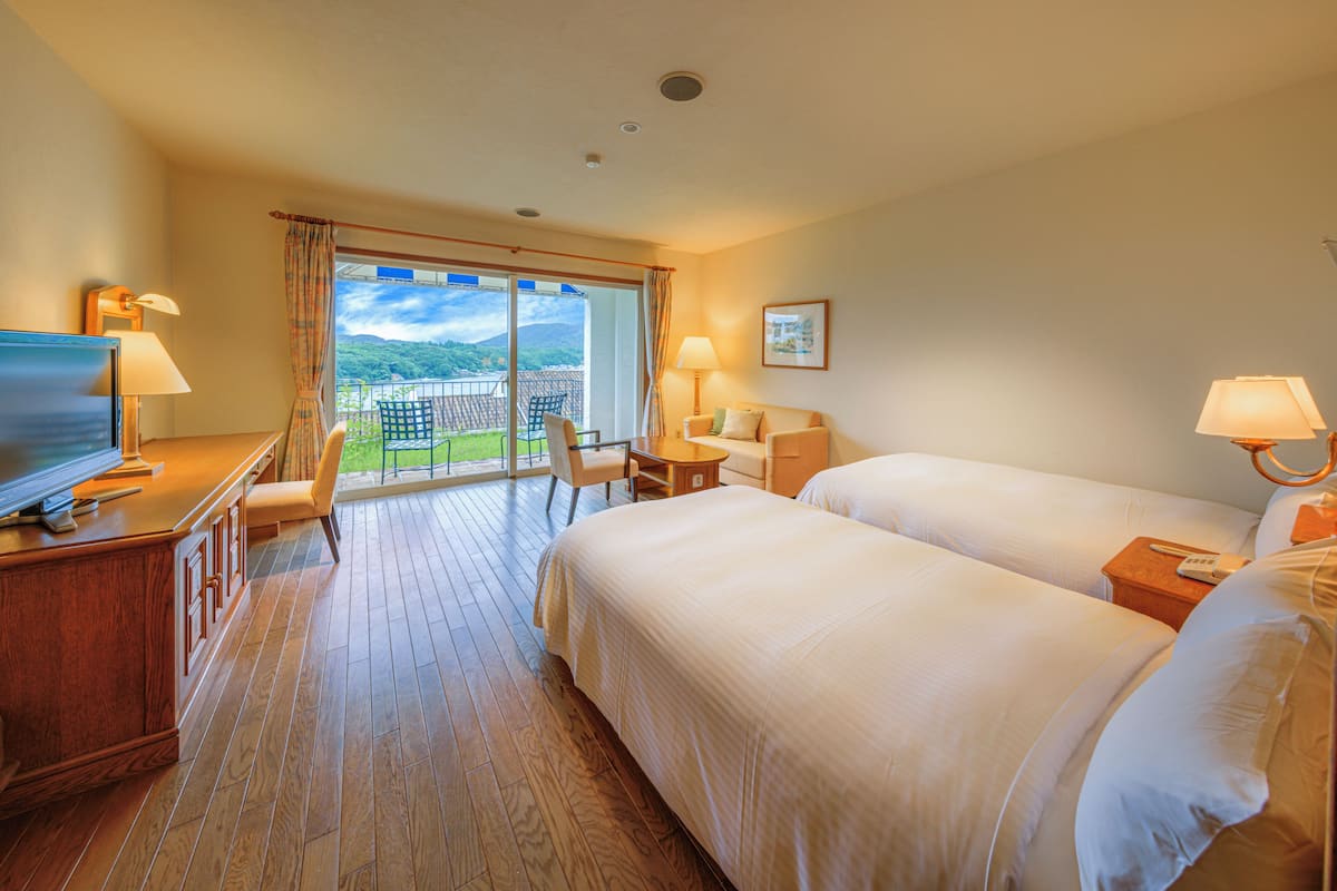 Villa | In-room safe, desk, blackout curtains, iron/ironing board
