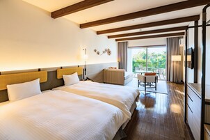 双床房, 无烟房, 花园景观 (Renovated) | 客房内保险箱、办公桌、遮光窗帘、熨斗/熨板