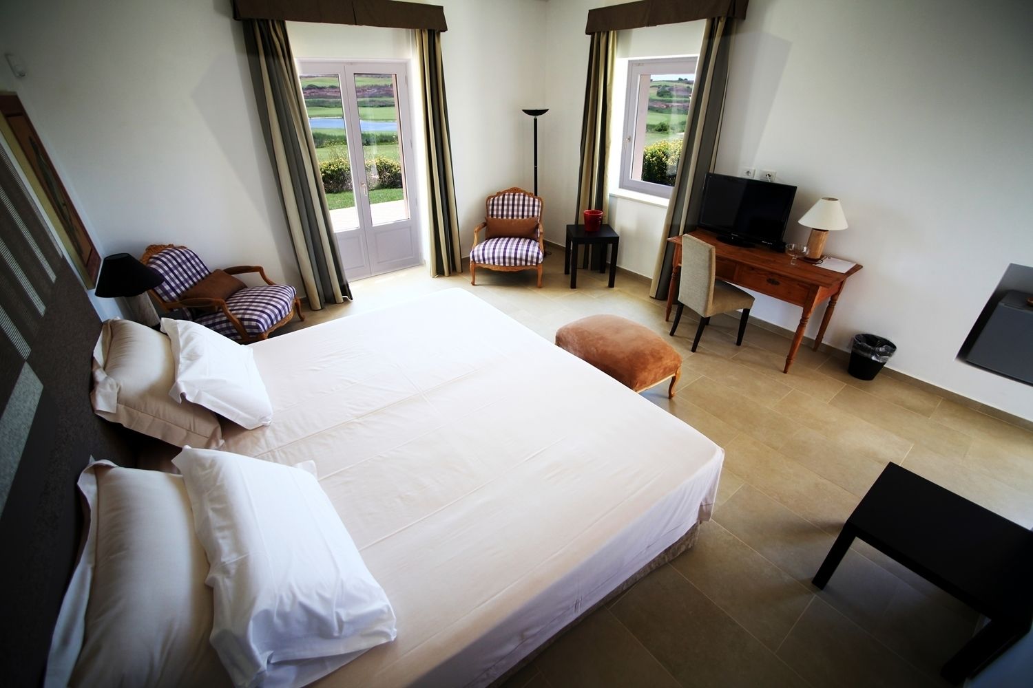 minibar, in-room safe, free wifi