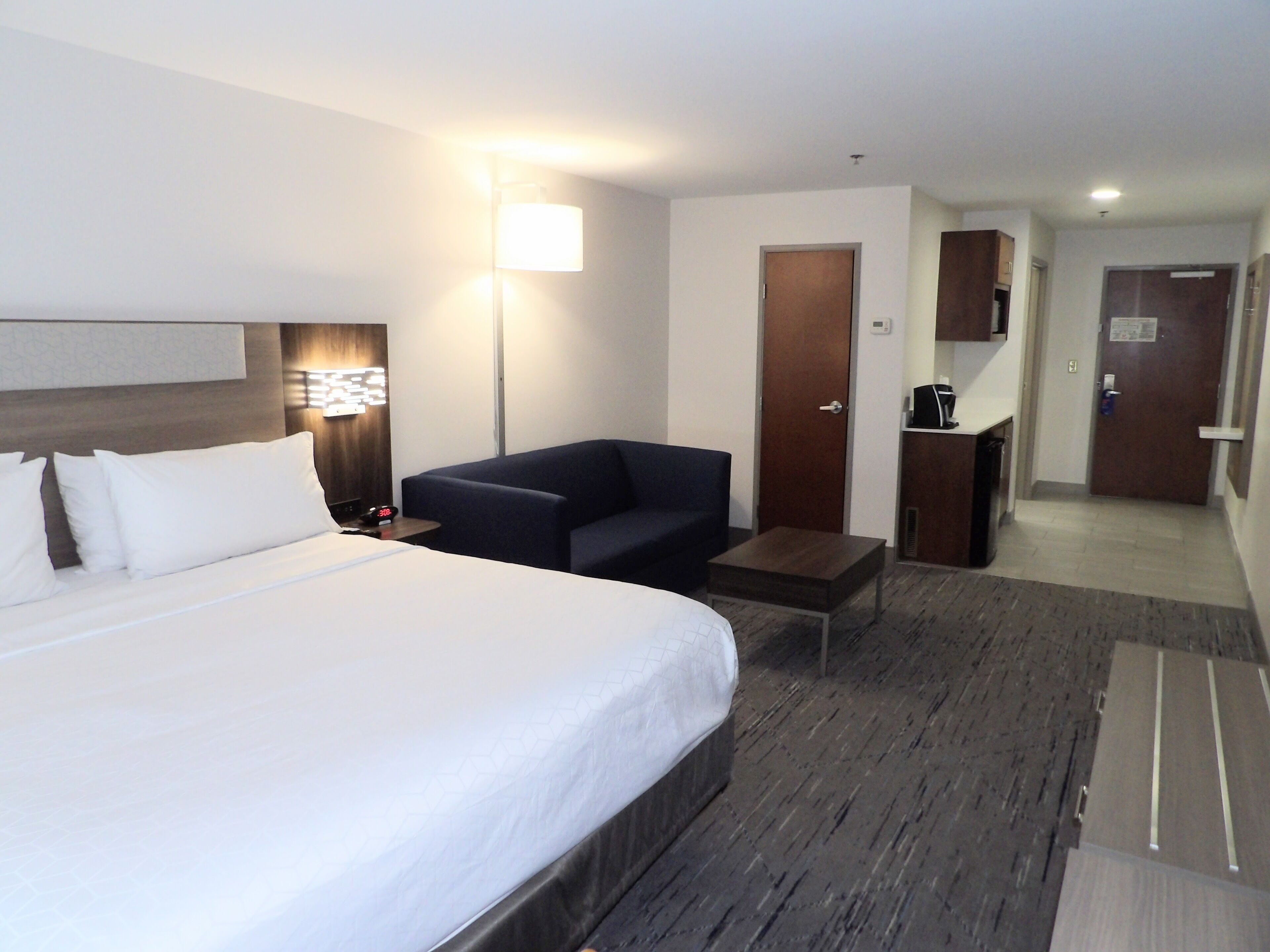 suite, 1 king bed (additional living area) | 1 bedroom, egyptian cotton sheets, premium bedding, pillow-top beds