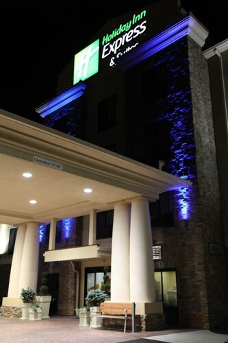 Holiday Inn Express & Suites Huntsville Airport by IHG