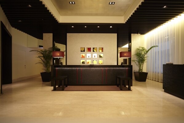 Concierge desk