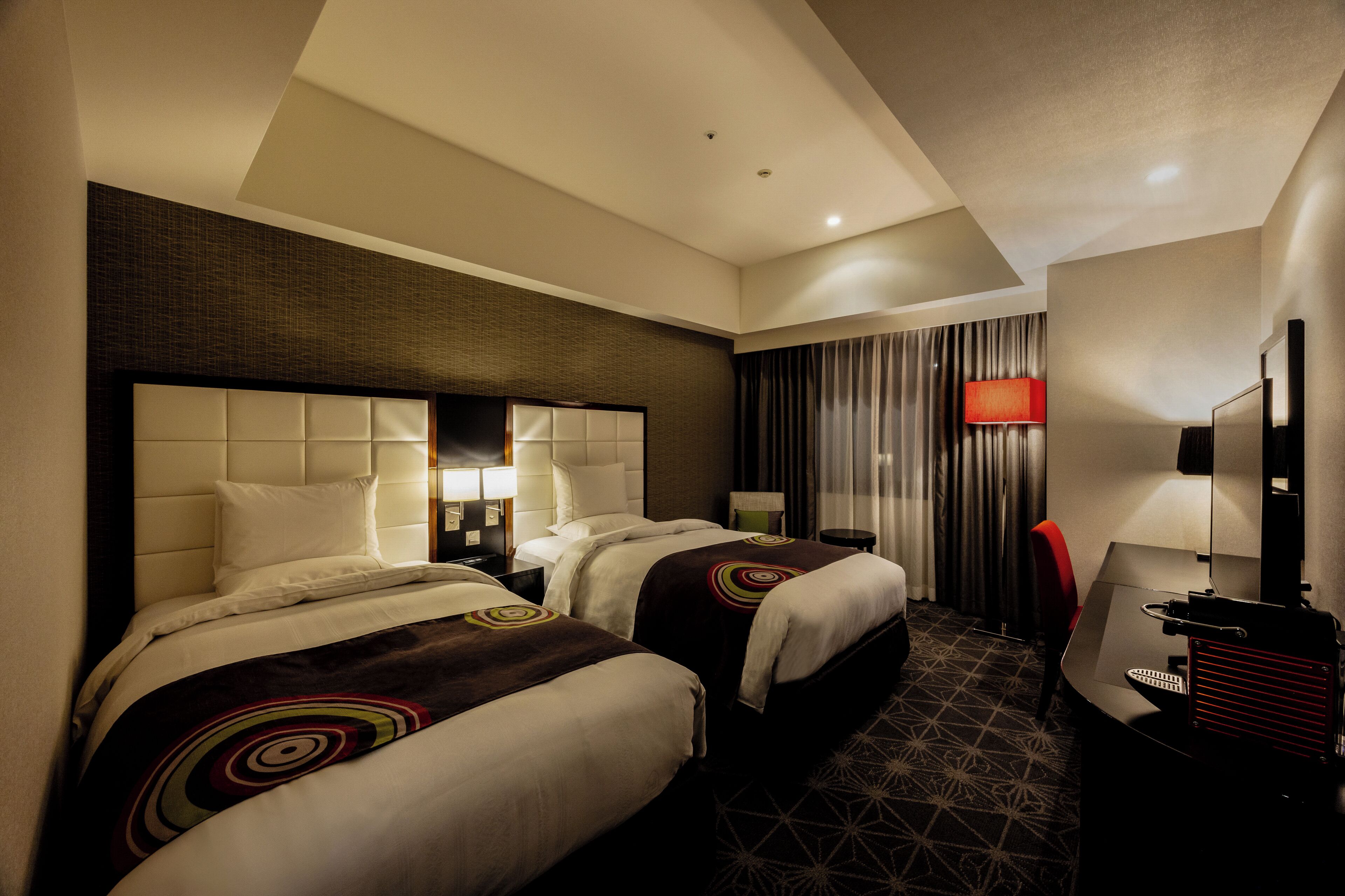 1 bedroom, in-room safe, blackout curtains, soundproofing