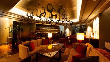 Bar (trong khuôn viên)
