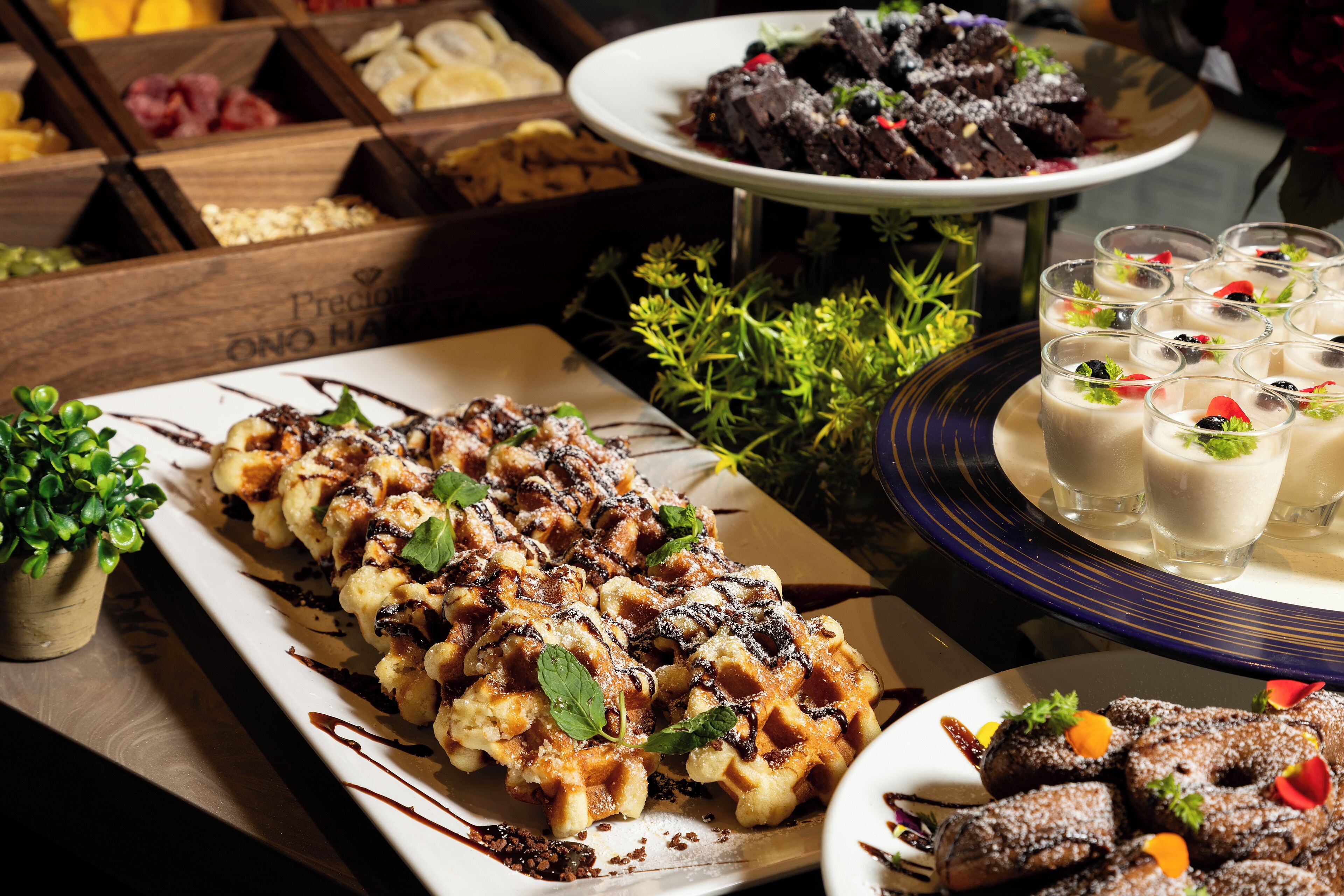 daily buffet breakfast (jpy 2640 per person)