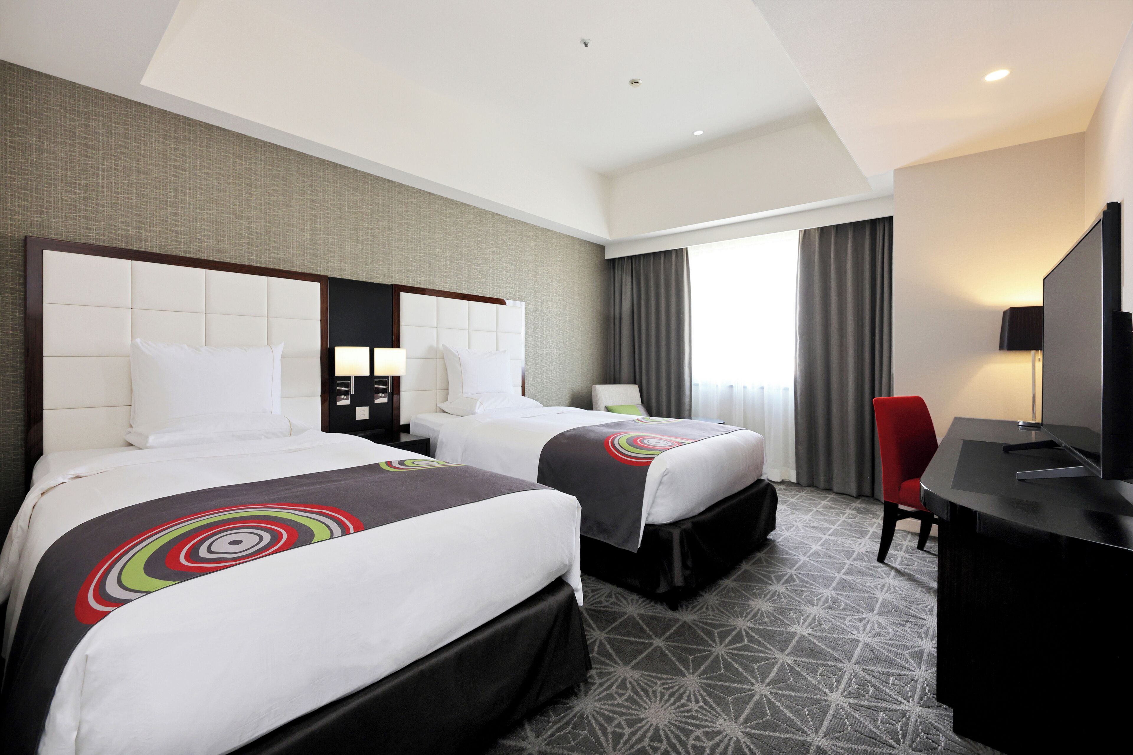 1 bedroom, in-room safe, blackout curtains, soundproofing