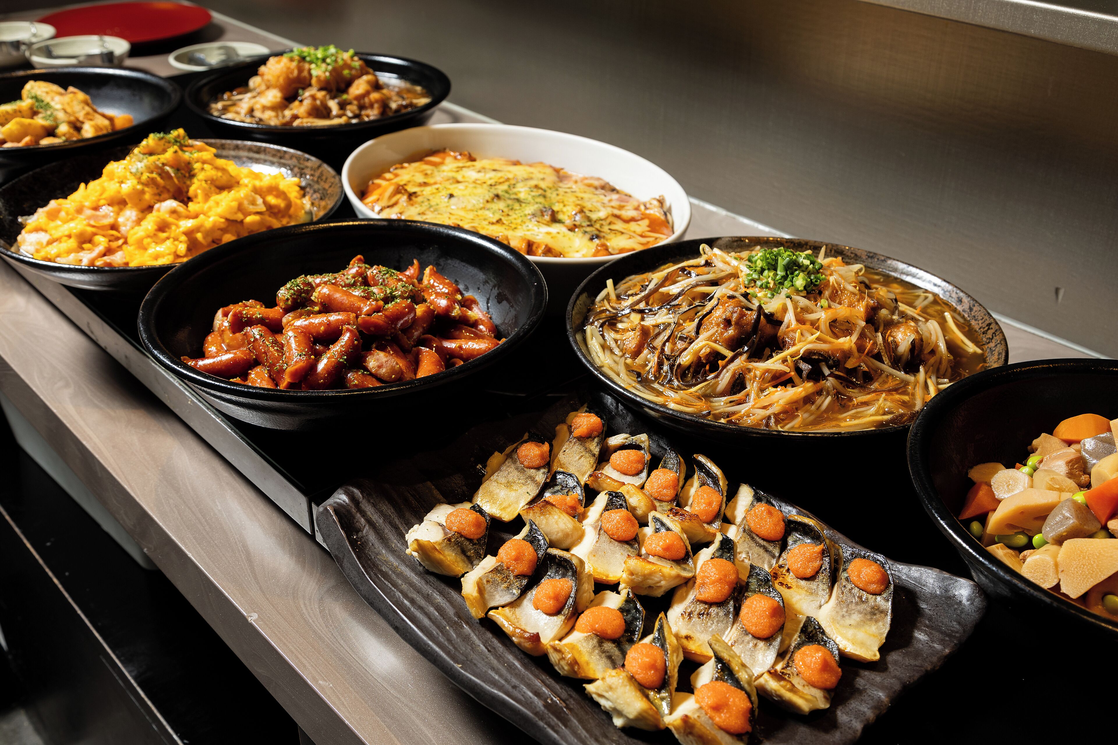 daily buffet breakfast (jpy 2640 per person)