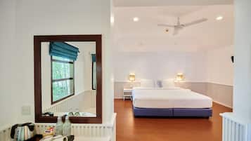 Starfish Hut(Superior Bungalow-Private Bathroom) | ๊ฐ์ค ๋ด ํธ์ ์์ค/์๋น์ค
