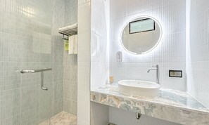 The Roomy - Superior Double or Twin Room | Bilik Mandi | Kelengkapan dandanan diri berjenama, pengering rambut, bidet 