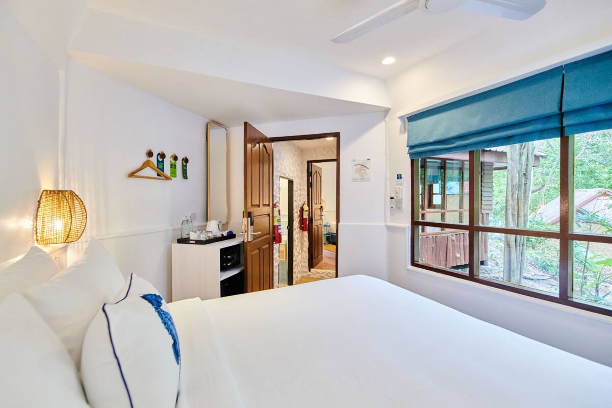 Blackout curtains, free WiFi, bed sheets