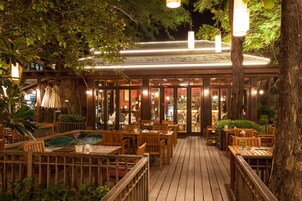 Se sirven desayunos, almuerzos y cenas; cocina internacional