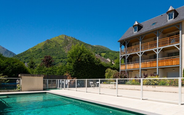 Indoor pool, outdoor pool
