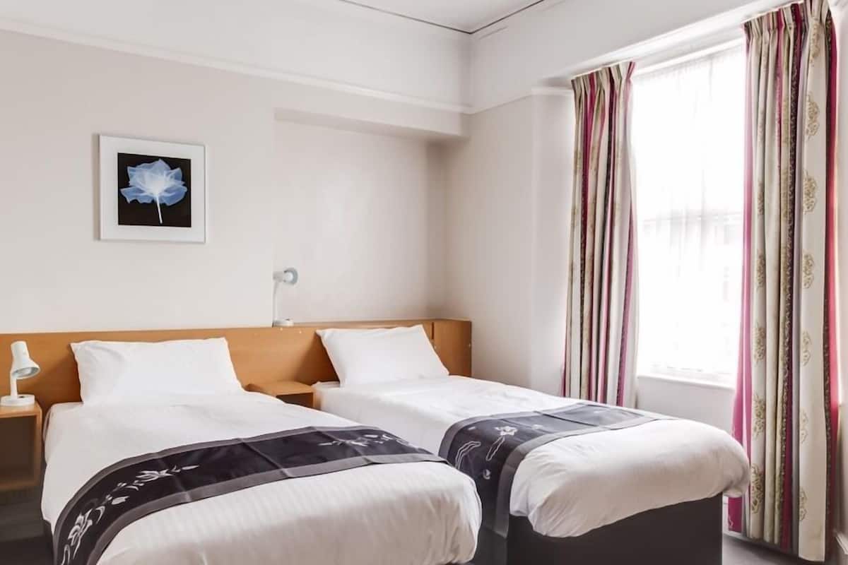 Twin Room, Ensuite