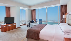 Egyptian cotton sheets, premium bedding, minibar, in-room safe - InterContinental Doha The City by IHG (Doha)