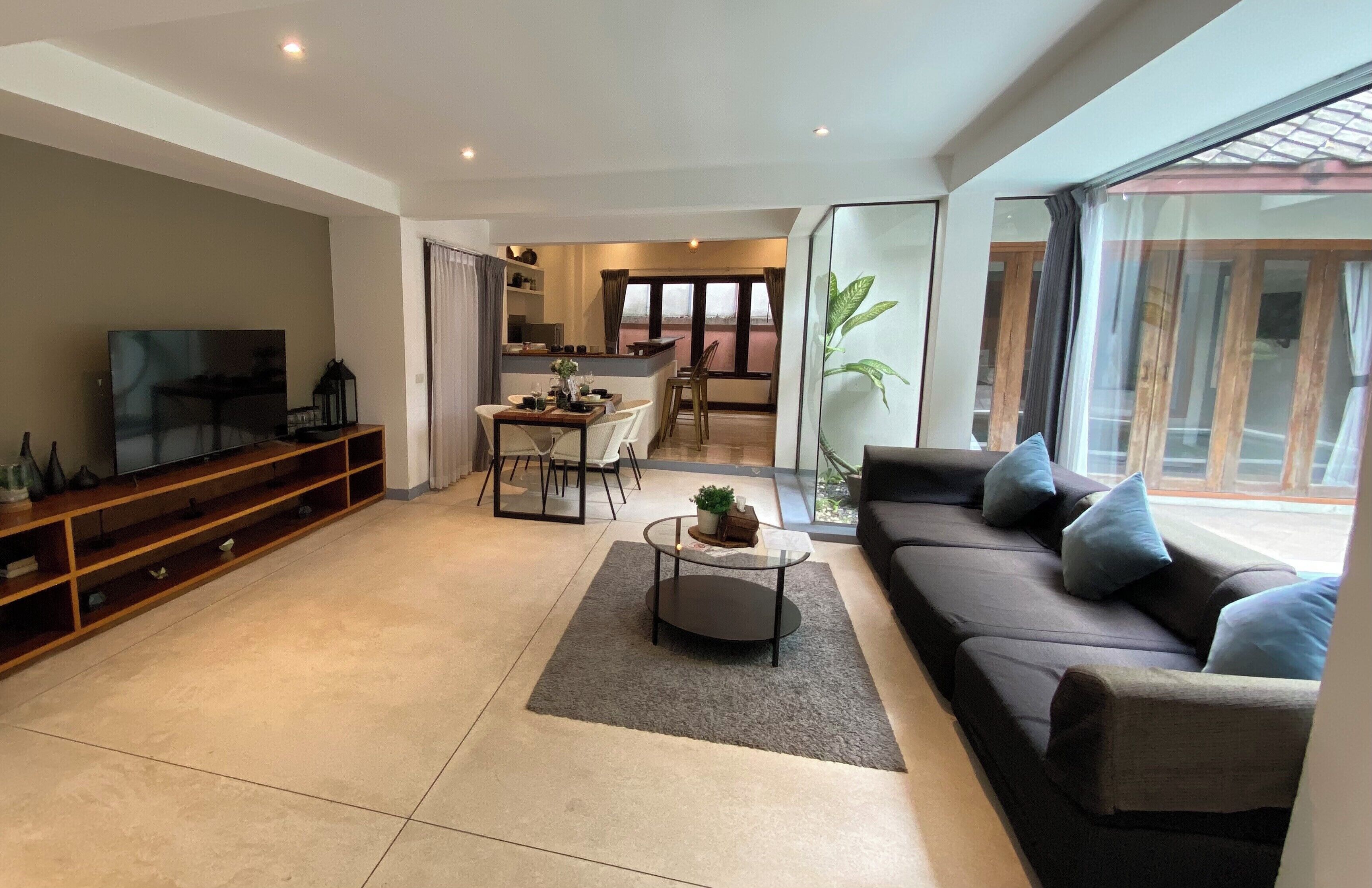 Superior Room | Hypo-allergenic bedding, desk, free WiFi, bed sheets