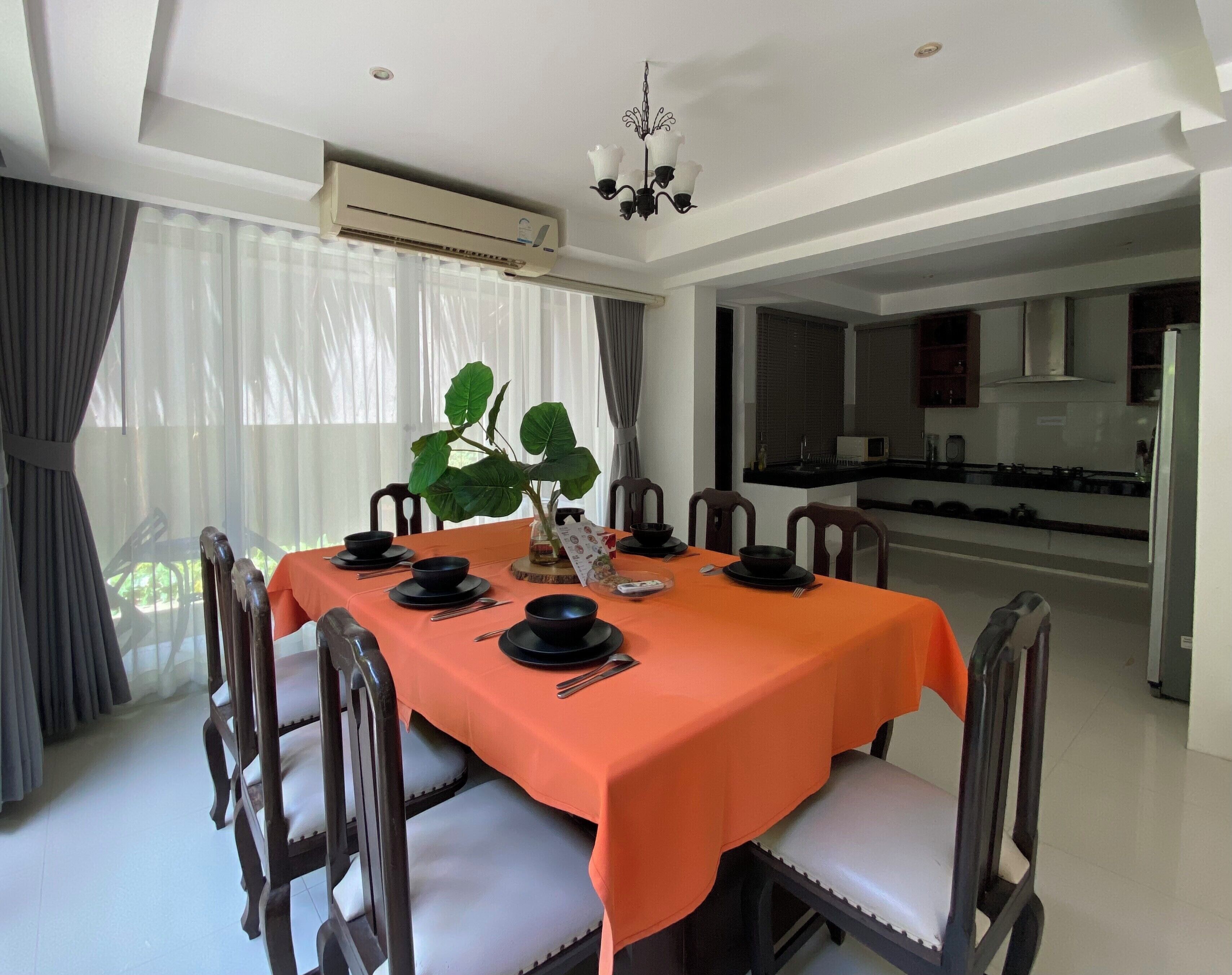 four bedroom villa with private pool | living area