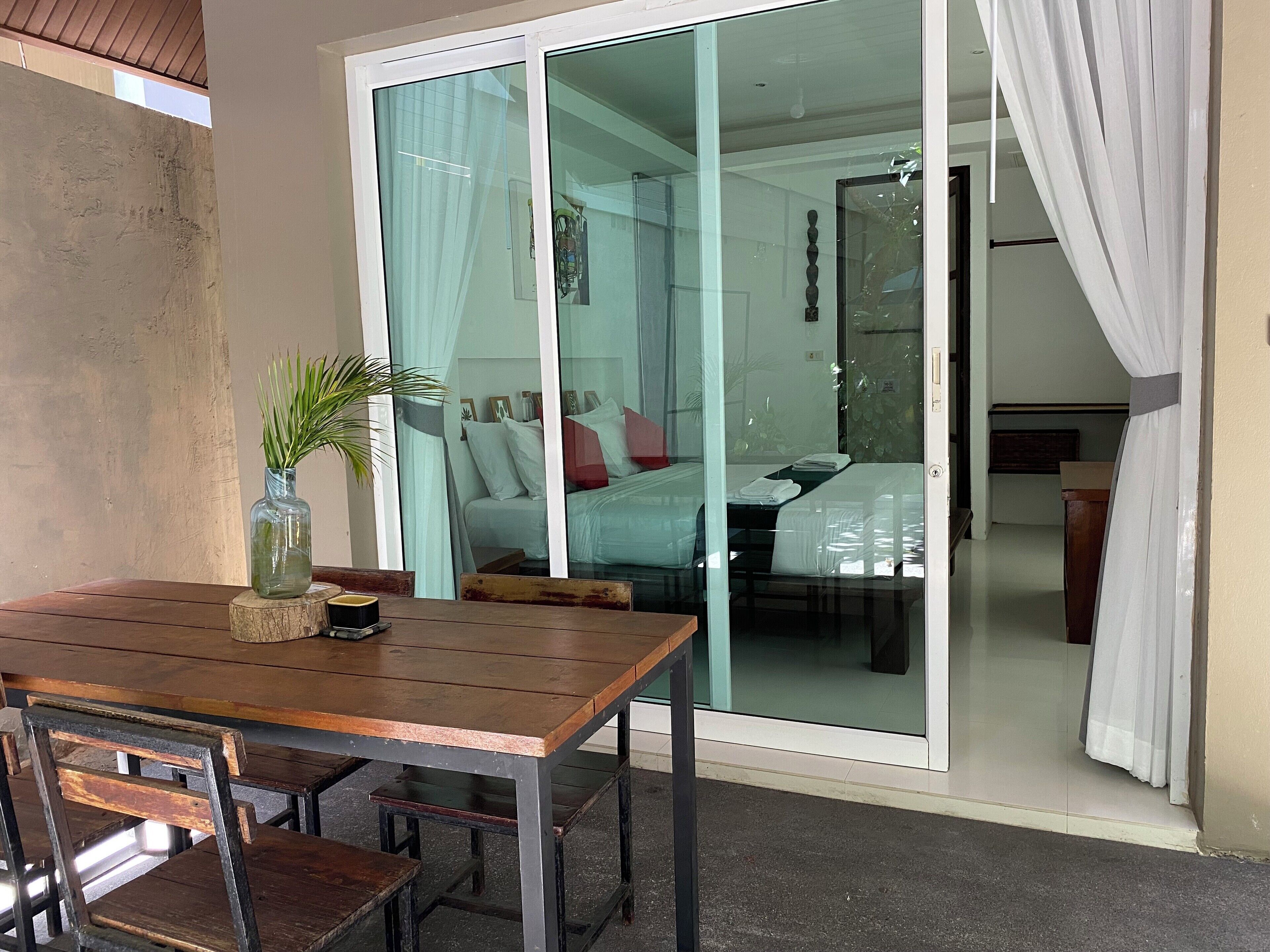 four bedroom villa with private pool | 2 bedrooms, hypo-allergenic bedding, desk, free wifi